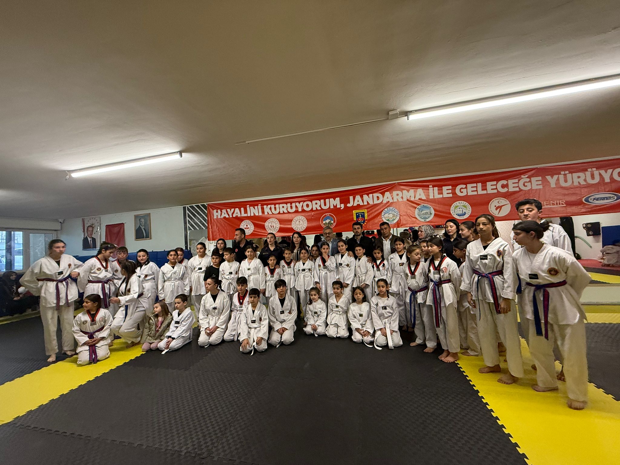 Develi\de Taekwondo Kusak Sinavi Düzenlendi