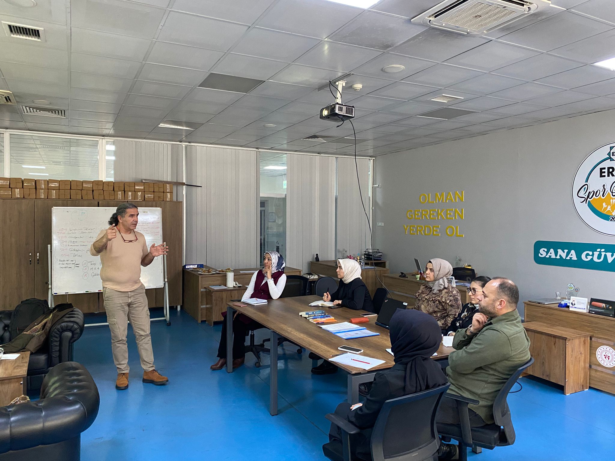 BM KAPSAMINDA UNHCR ILE TOPLANTI GERÇEKLESTIRILDI